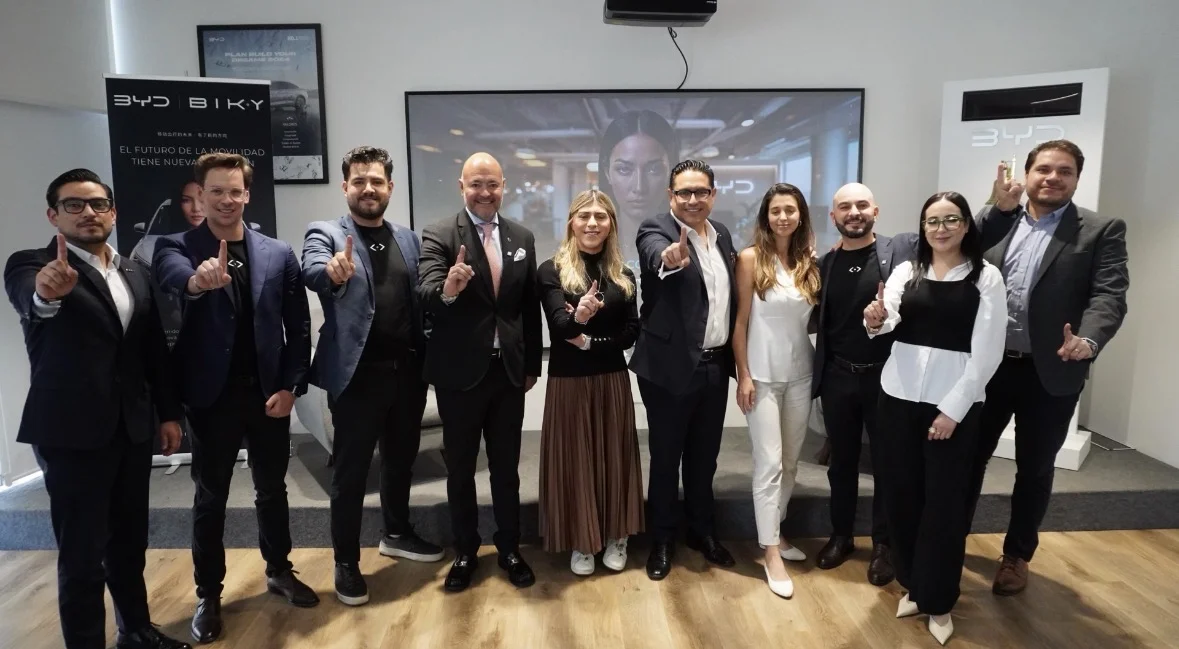 La IA en ventas automotrices llega a más de 100 agencias BYD con atención 24/7, seguimiento inteligente y trazabilidad completa del cliente